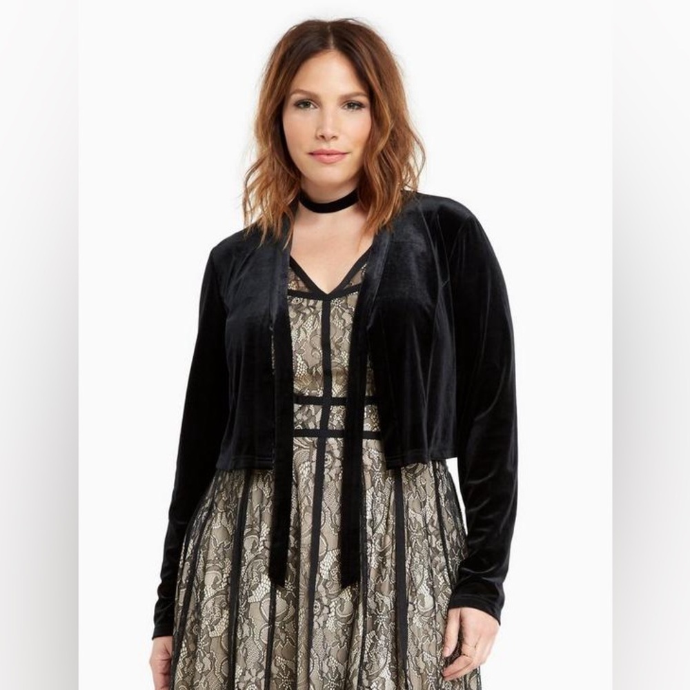 NWT Torrid Velvet Cropped Open Front Jacket Size 3X